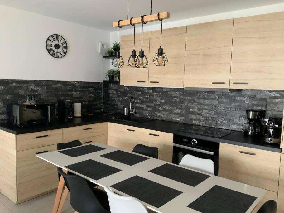 Logement Cosy Climatise Avec Parking Aix-en-Provence Buitenkant foto